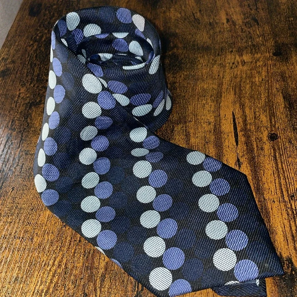 Bijoux Turner Genuine 100% Silk Men’s Tie Circular Geometric Pattern Navy Blue